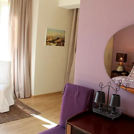 H Bed & Breakfast