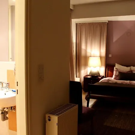 Bed & Breakfast H B&B *